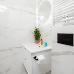 Apartment Downtown With Mezzanine By Bookinghost *