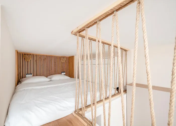 Downtown With Mezzanine By Bookinghost شقة *