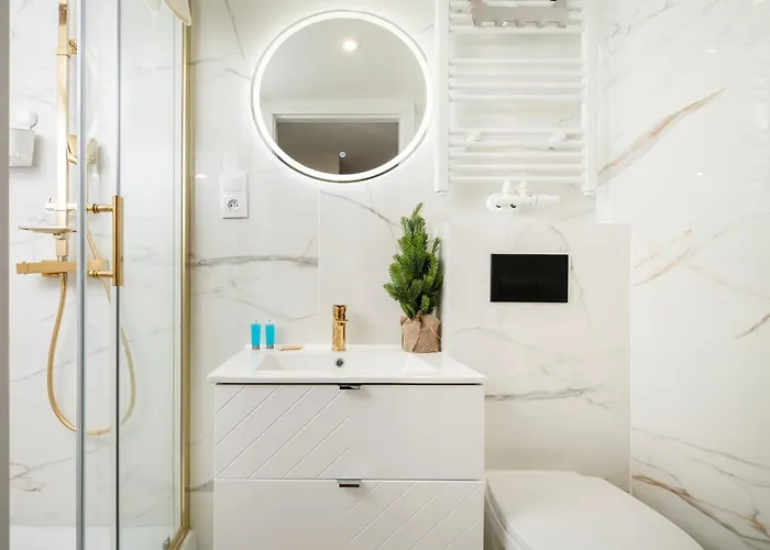 Downtown With Mezzanine By Bookinghost وودج