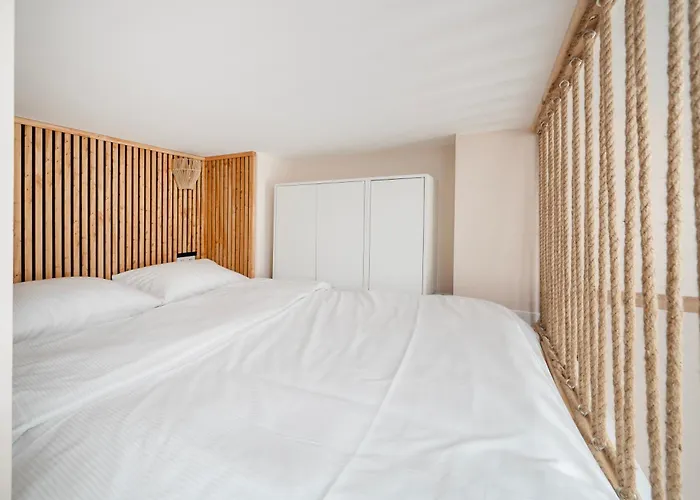 Downtown With Mezzanine By Bookinghost