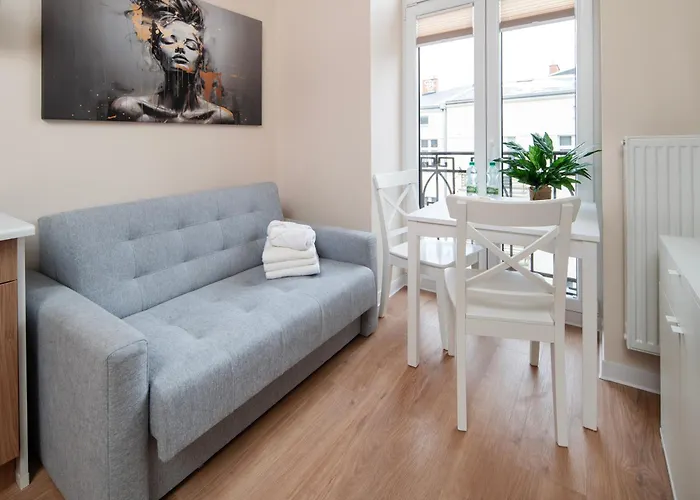 Downtown With Mezzanine By Bookinghost شقة