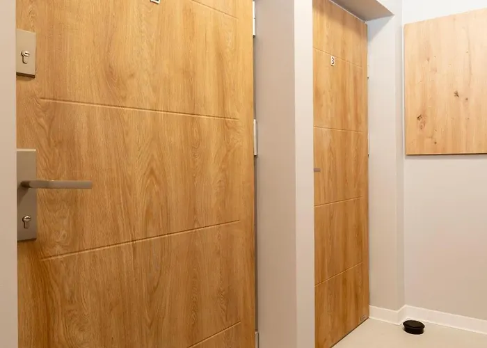 Lägenhet Downtown With Mezzanine By Bookinghost