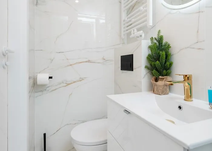 Downtown With Mezzanine By Bookinghost Lägenhet