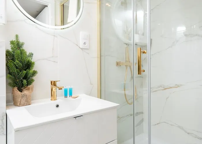 Downtown With Mezzanine By Bookinghost Lägenhet *