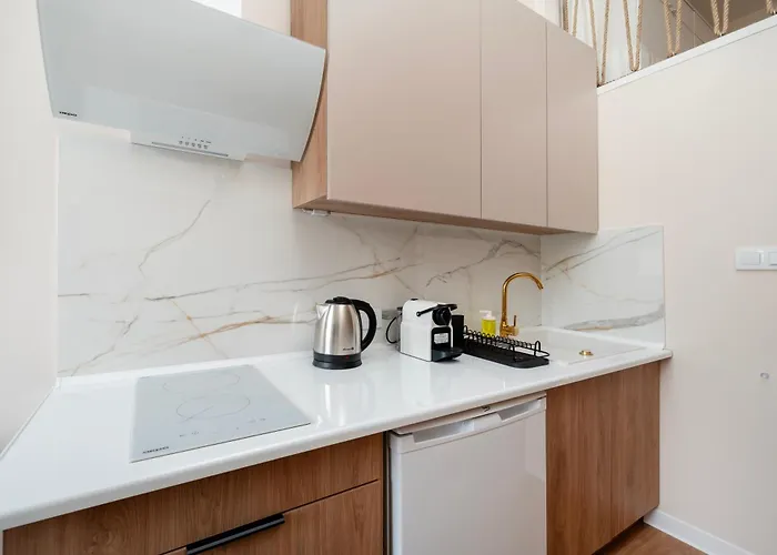 Downtown With Mezzanine By Bookinghost Lägenhet