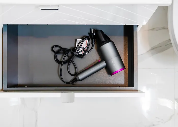 Lägenhet Downtown With Mezzanine By Bookinghost